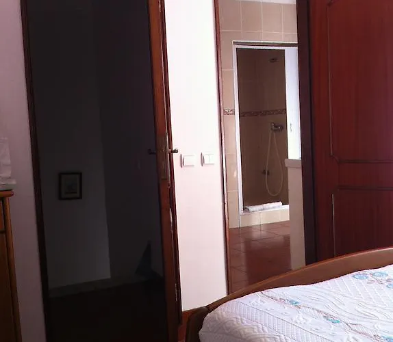 D. Antonia بينيش